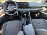 Used 2025 Hyundai Elantra SE image 4