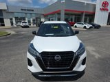 Used 2023 Nissan Kicks SR image 2