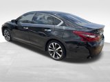 Used 2017 Nissan Altima 2.5 SR w/ LED Appearance Package image 5