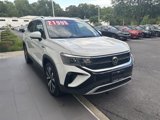 Used 2023 Volkswagen Taos SE w/ Panoramic Sunroof Package image 5