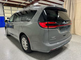 Used 2022 Chrysler Pacifica Touring-L image 5