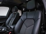 Certified 2025 Porsche Macan image 5