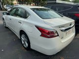 Used 2015 Nissan Altima 2.5 SV image 2