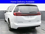 New 2025 Chrysler Pacifica Limited image 4