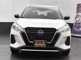 Used 2023 Nissan Kicks SV image 3