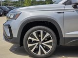 Used 2024 Volkswagen Taos SE image 5