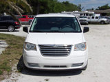 Used 2010 Chrysler Town & Country LX image 4