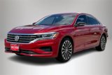 Used 2022 Volkswagen Passat 2.0T image 3