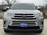 Used 2017 Toyota Highlander XLE image 3