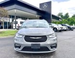Used 2022 Chrysler Pacifica Touring-L image 2
