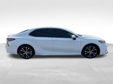 Used 2018 Toyota Camry SE image 2