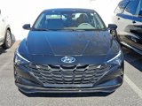 Used 2022 Hyundai Elantra SE image 2