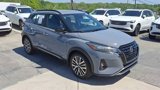 Used 2021 Nissan Kicks SR image 2