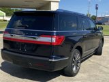 Used 2021 Lincoln Navigator L Reserve w/ Luxury Package image 3