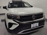 Used 2024 Volkswagen Taos SE w/ Panoramic Sunroof Package image 3