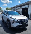 Used 2024 Nissan Rogue SV image 2