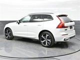 Certified 2022 Volvo XC60 B5 R-Design image 4