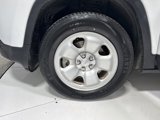 Used 2016 Jeep Cherokee Sport image 3