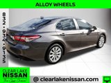 Used 2020 Toyota Camry LE image 5