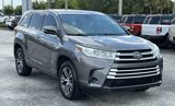 Used 2018 Toyota Highlander LE image 3