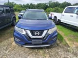 Used 2017 Nissan Rogue SV image 2