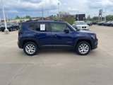 Used 2018 Jeep Renegade Latitude w/ Cold Weather Group image 4