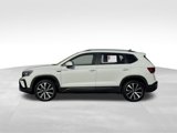 Used 2024 Volkswagen Taos SE image 2
