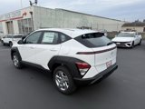 New 2025 Hyundai Kona SE image 3