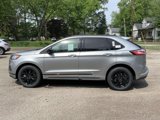 Used 2024 Ford Edge SE w/ Black Appearance Package image 2