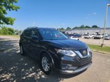 Used 2018 Nissan Rogue SV image 3