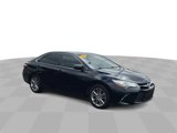 Used 2015 Toyota Camry SE image 2