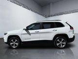 Used 2019 Jeep Cherokee Limited image 2