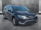 Used 2020 Chrysler Pacifica Touring-L image 3