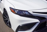 Used 2021 Toyota Camry SE image 3