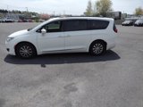 Used 2017 Chrysler Pacifica Touring-L image 3