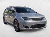 Used 2018 Chrysler Pacifica Limited w/ Tire & Wheel Group image 3