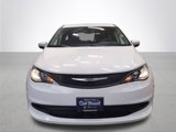 Used 2023 Chrysler Voyager LX image 3