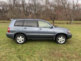 Used 2005 Toyota Highlander 4WD V6 w/ 3rd Row image 2