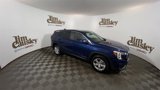 Used 2022 GMC Terrain SLE image 2