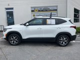 Certified 2021 Kia Seltos EX image 2