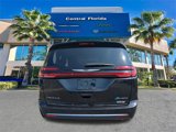 Used 2023 Chrysler Pacifica Limited image 6