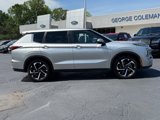 Used 2022 Mitsubishi Outlander ES image 3