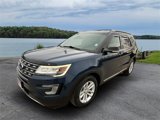 Used 2017 Ford Explorer XLT image 3