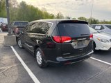 Used 2017 Chrysler Pacifica Touring image 6