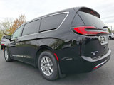 New 2025 Chrysler Pacifica Select image 3