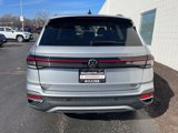 New 2025 Volkswagen Taos SE image 4