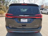 Used 2023 Chrysler Pacifica Limited image 4