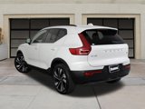 Certified 2025 Volvo XC40 B5 Plus image 2
