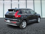Used 2019 Volvo XC40 T5 Momentum image 4