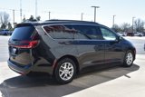 Used 2022 Chrysler Pacifica Touring-L image 5